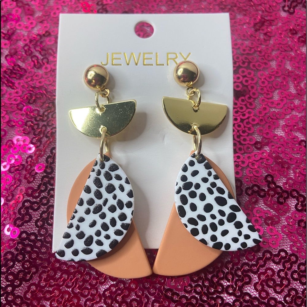Boutique earrings (new)